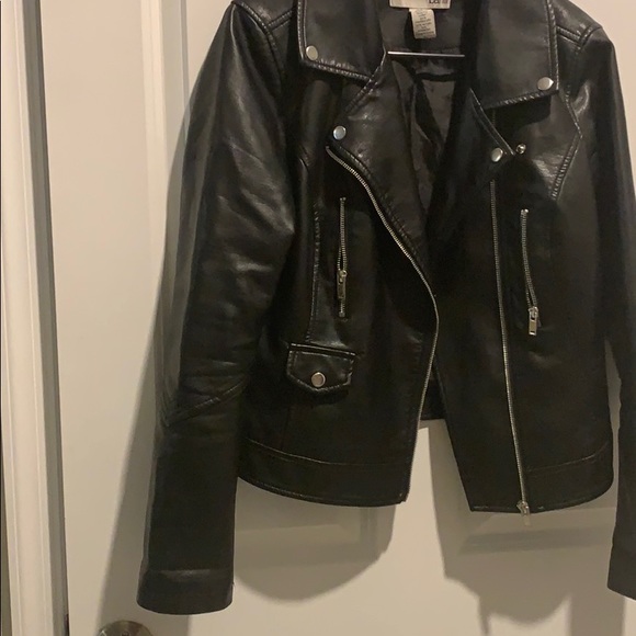 Black jacket - Picture 2 of 4
